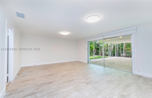 Building Photo - 310 Harbor Dr