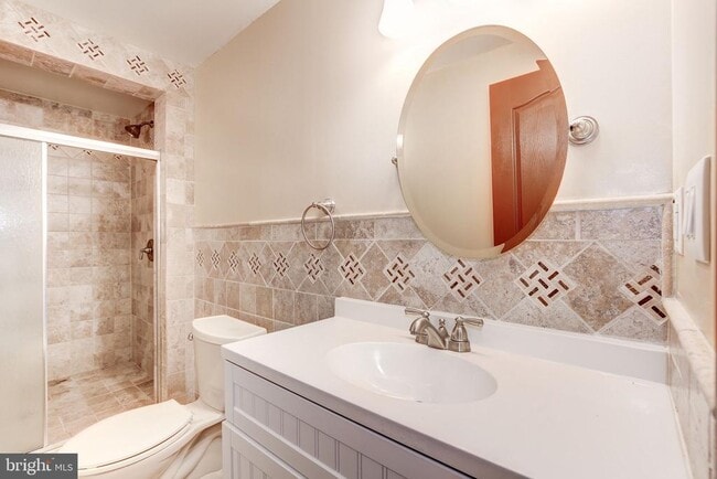 Building Photo - 151 Brynwood St