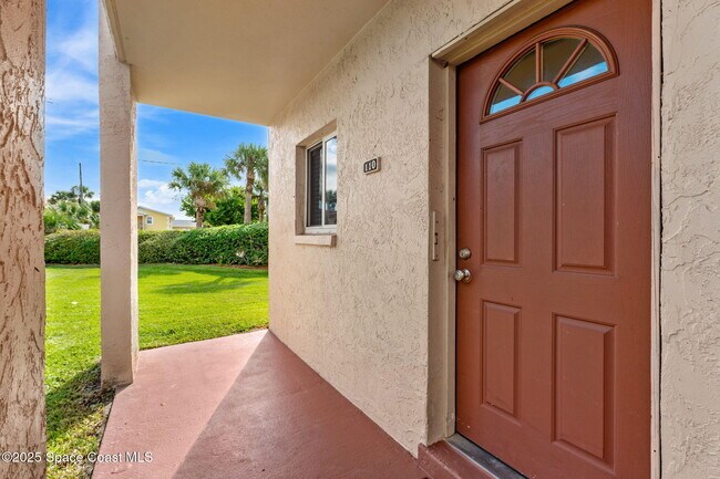 Building Photo - 8000 Ridgewood Ave