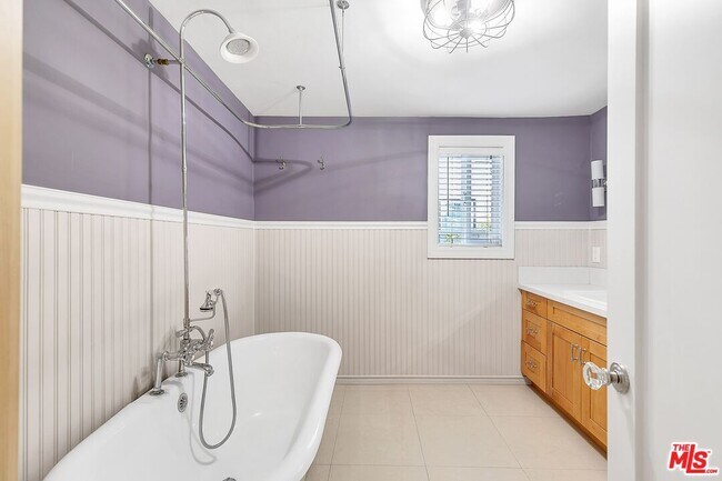 Building Photo - 2630 S Bedford St