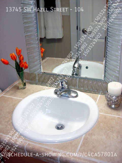 Building Photo - 13745 SW Hazel St