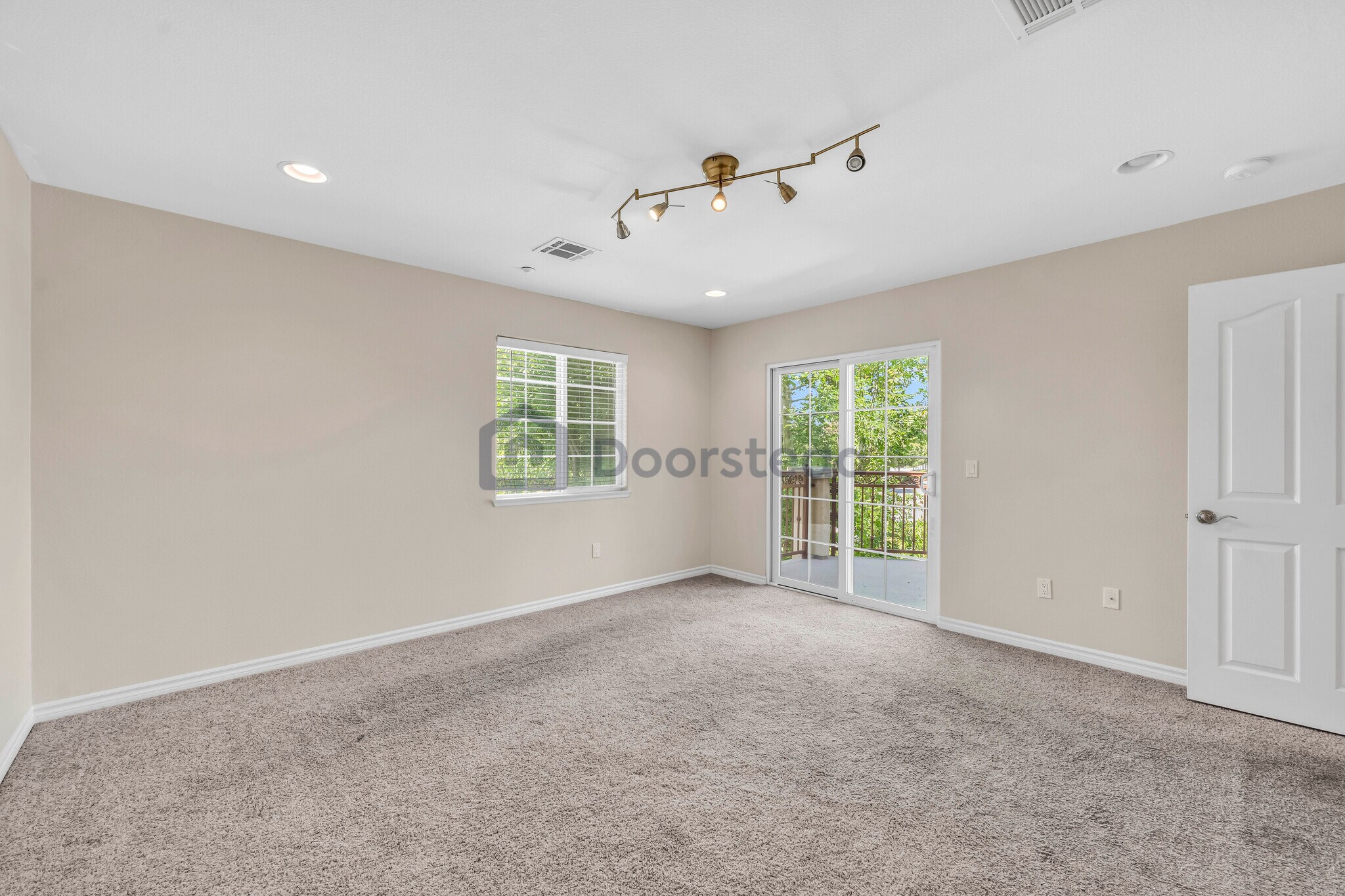 Building Photo - 1200 E Highland Ave