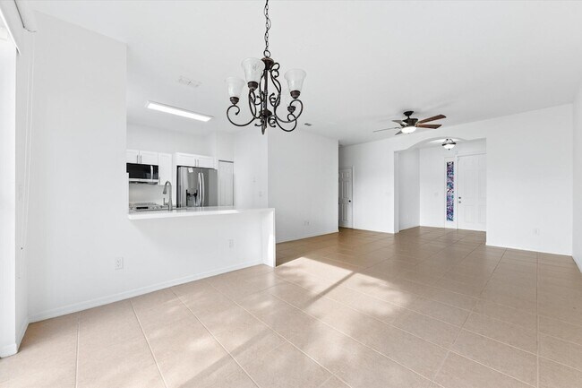 Building Photo - 402 Seminole Palms Dr