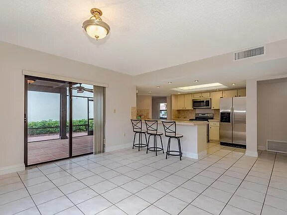 Building Photo - 9025 SW 112th Ct
