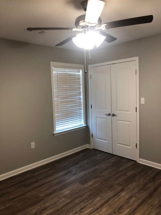 Building Photo - 1408 Rehoboth Dr
