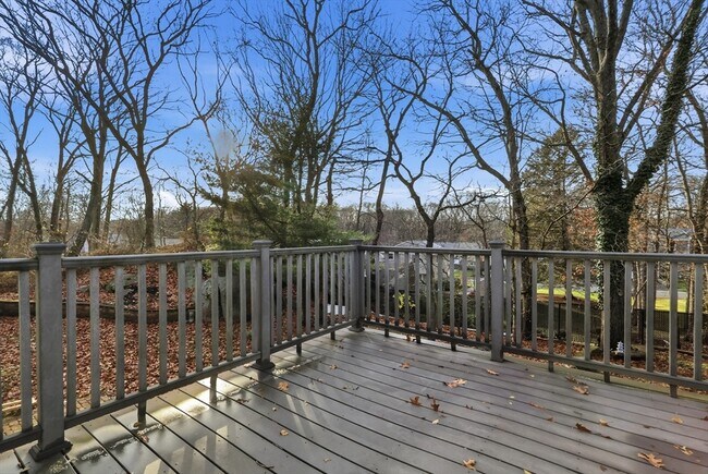 Building Photo - 1327 Liberty St