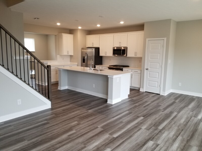Building Photo - 305 Fairfax Way