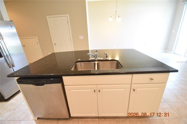 Building Photo - 7031 Woodchase Glen Dr