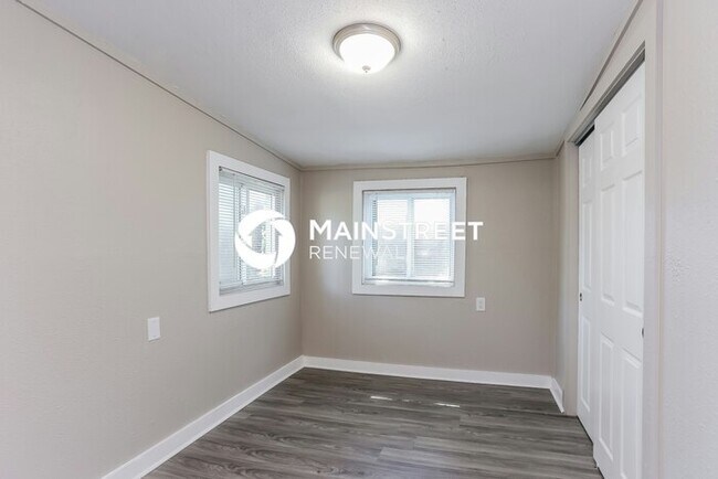 Building Photo - 3 Bedroom Pet-Friendly Home in St Petersburg, FL with Main Street Renewal