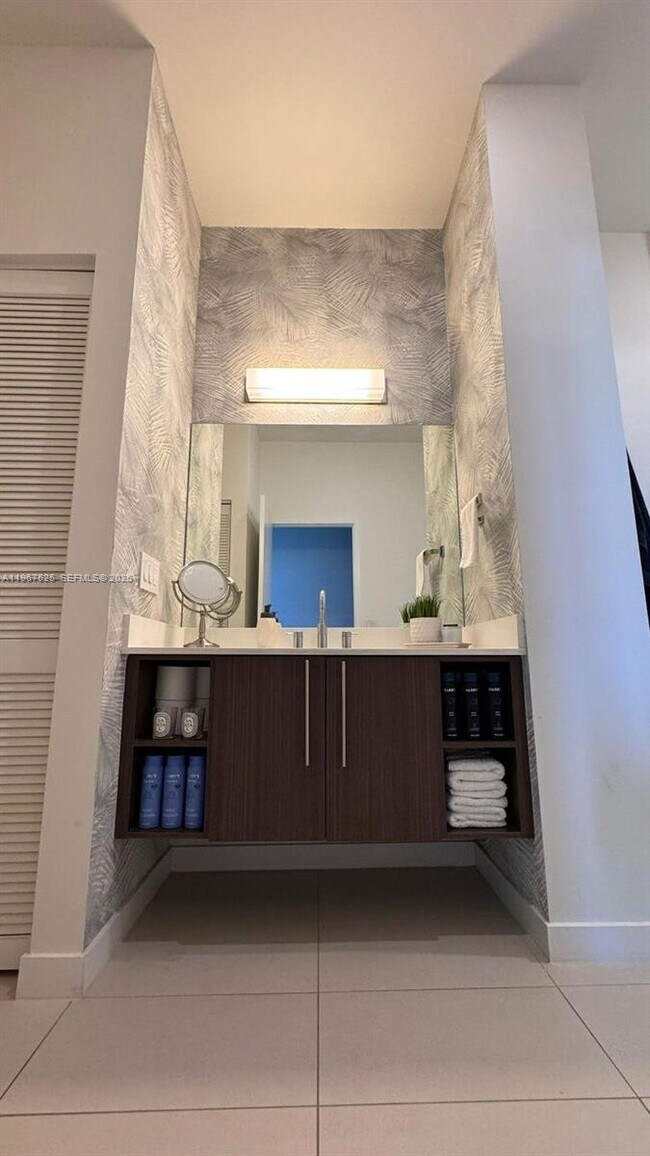 Building Photo - 7875 NW 107th Ave