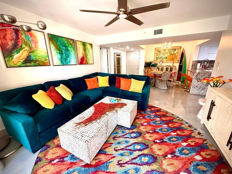 Building Photo - 520 SE 5th Ave