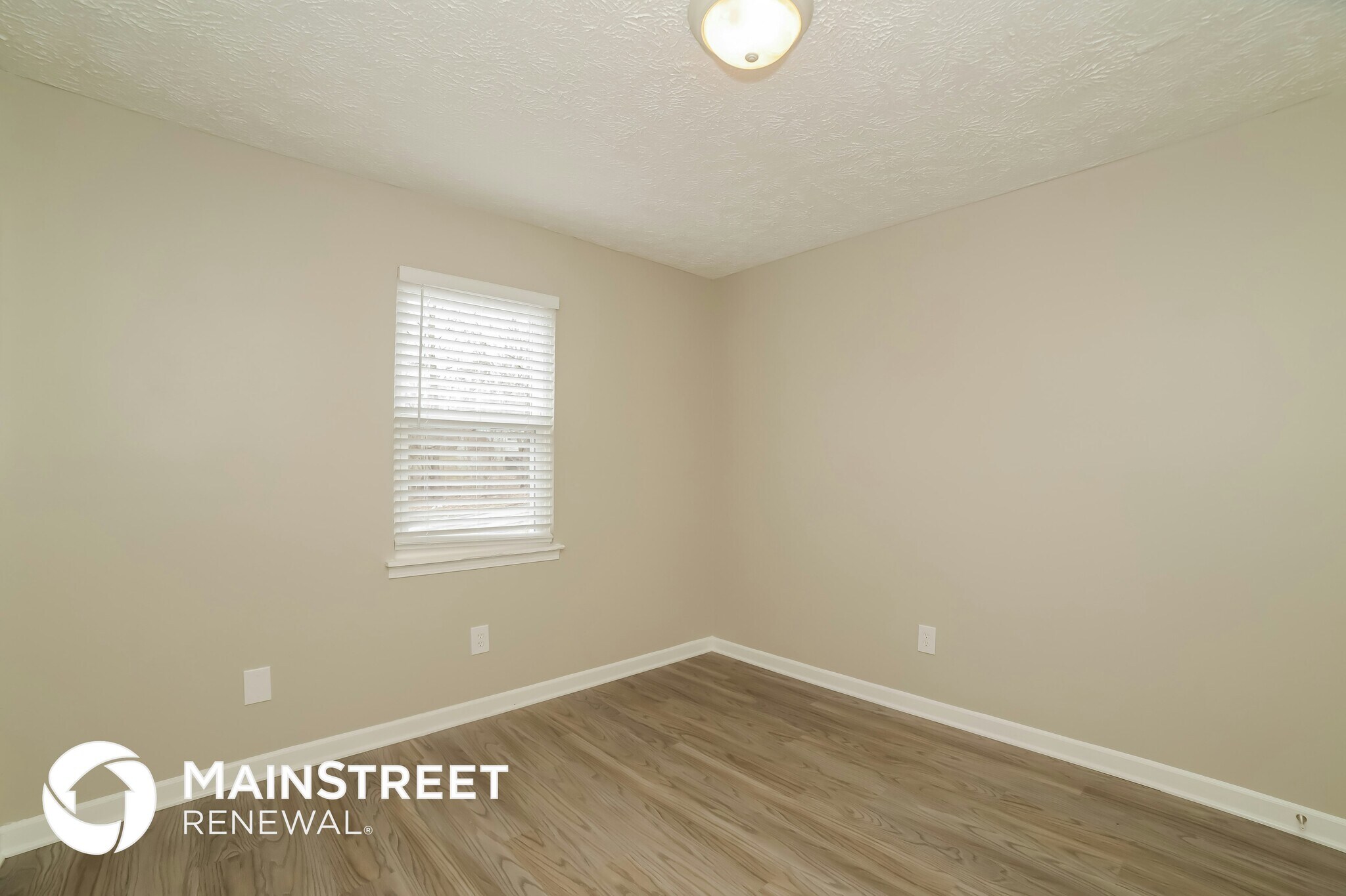 Building Photo - 5885 S Quail Dr