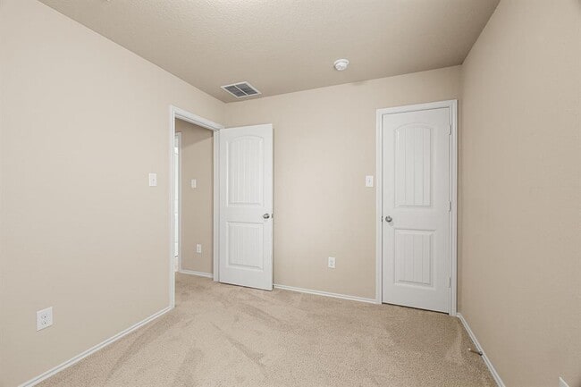Building Photo - 1509 Birmingham Dr