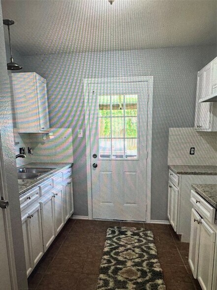 Building Photo - 6206 Greenwick Ln