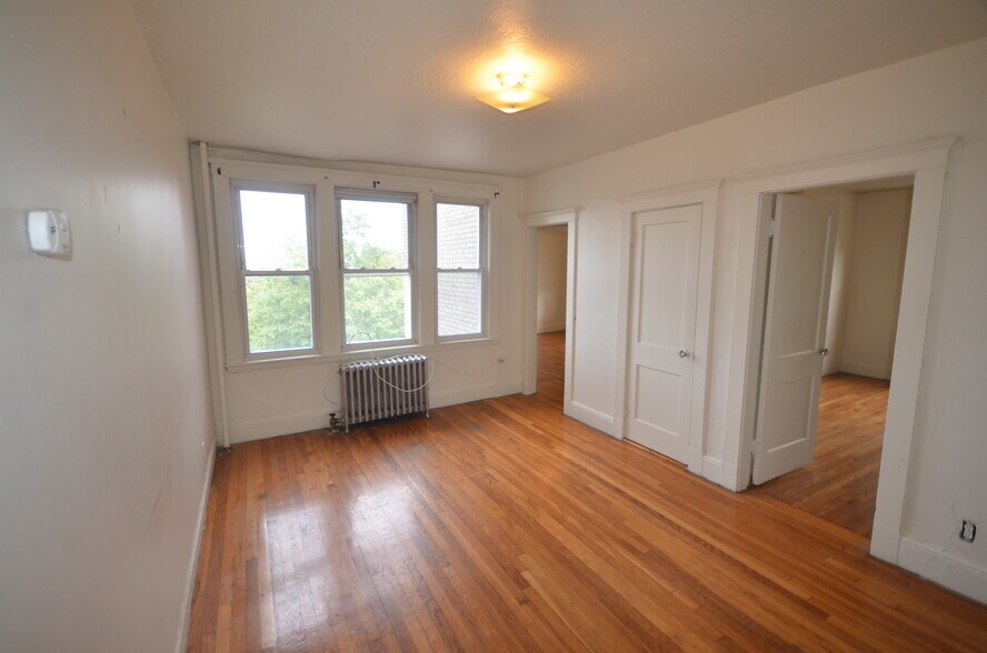 Primary Photo - 1620 Commonwealth Ave