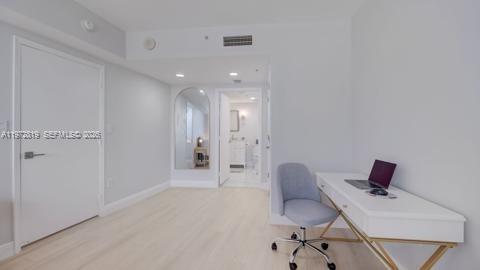 Building Photo - 1750 N Bayshore Dr