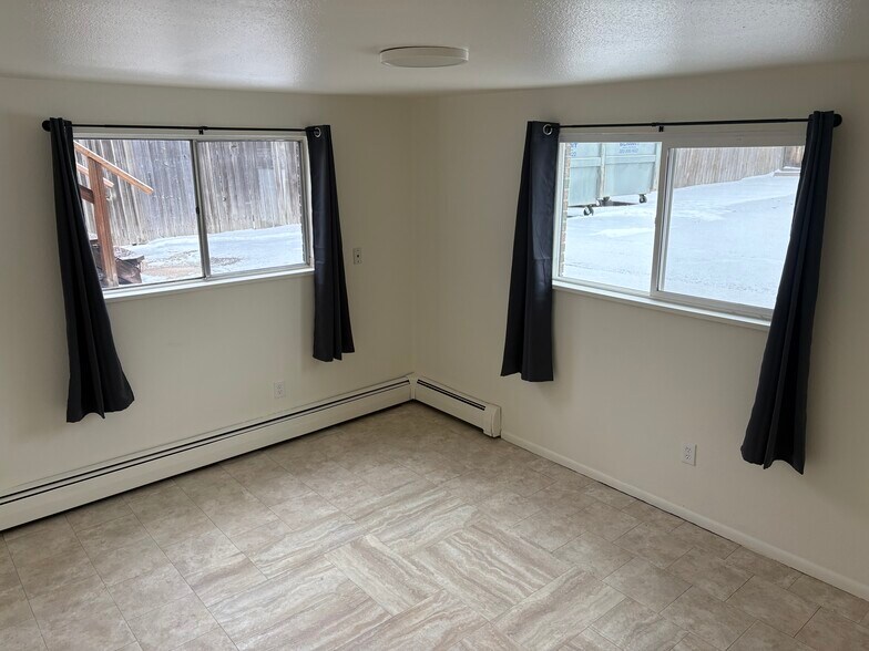 Building Photo - 4455 Independence St