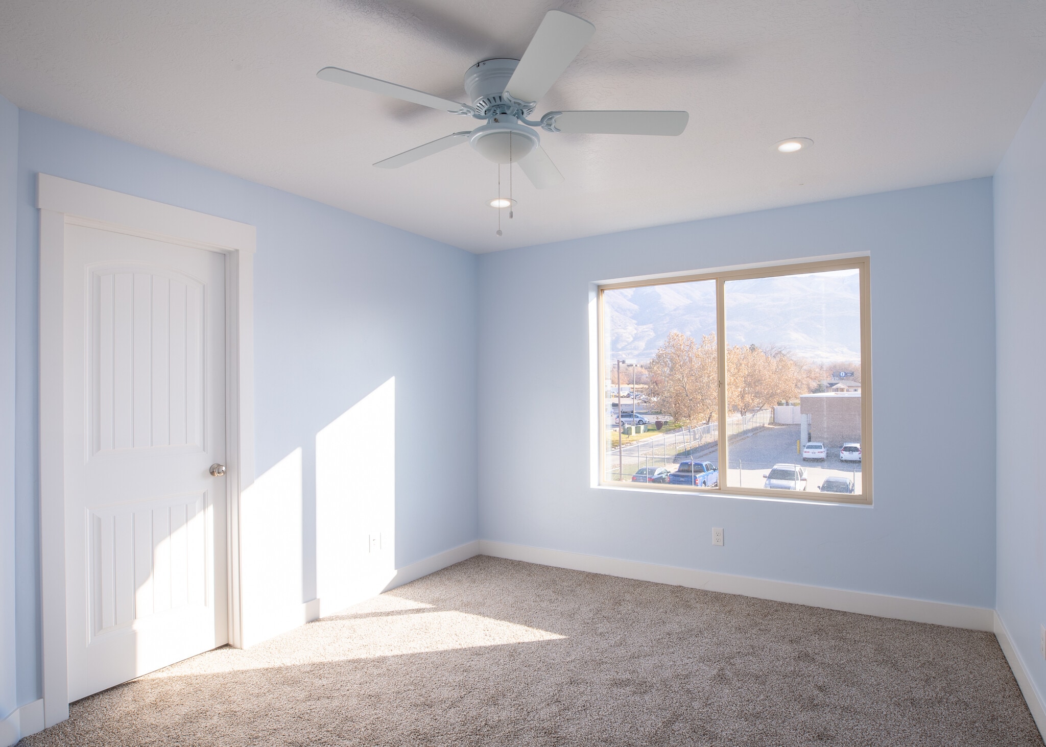 Building Photo - 291 N 200 W