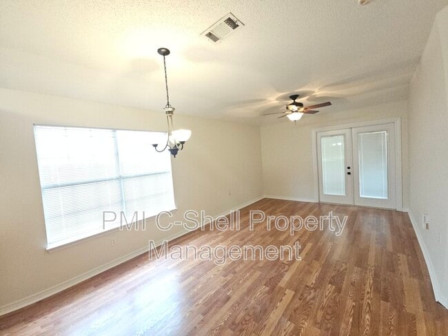 Building Photo - 117 Wildflower Ln