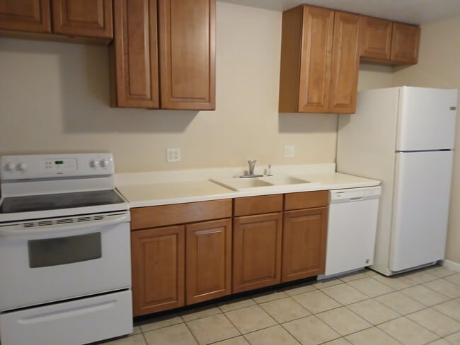 Building Photo - 510 S Poplar St