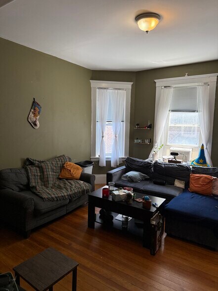 Building Photo - 4 Litchfield St