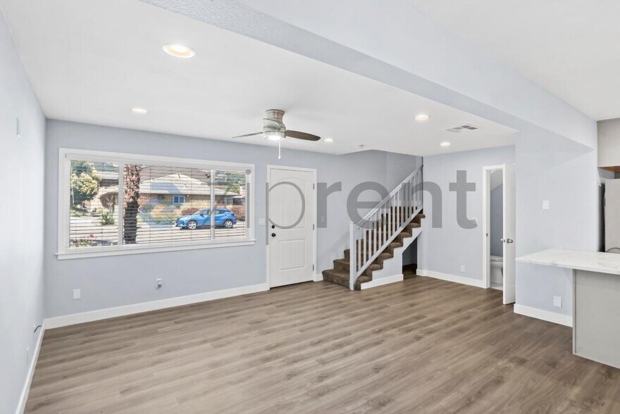 Building Photo - Unit Apt 2