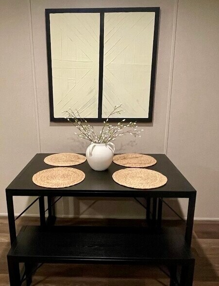 Kitchen Table - 203 Poplar St