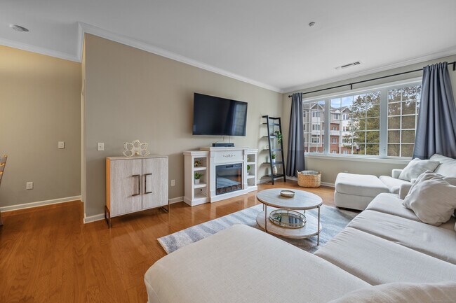 Building Photo - 1 King Philip Dr