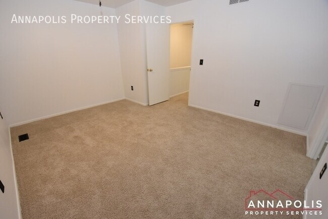 Building Photo - 1241 Birchcrest Ct