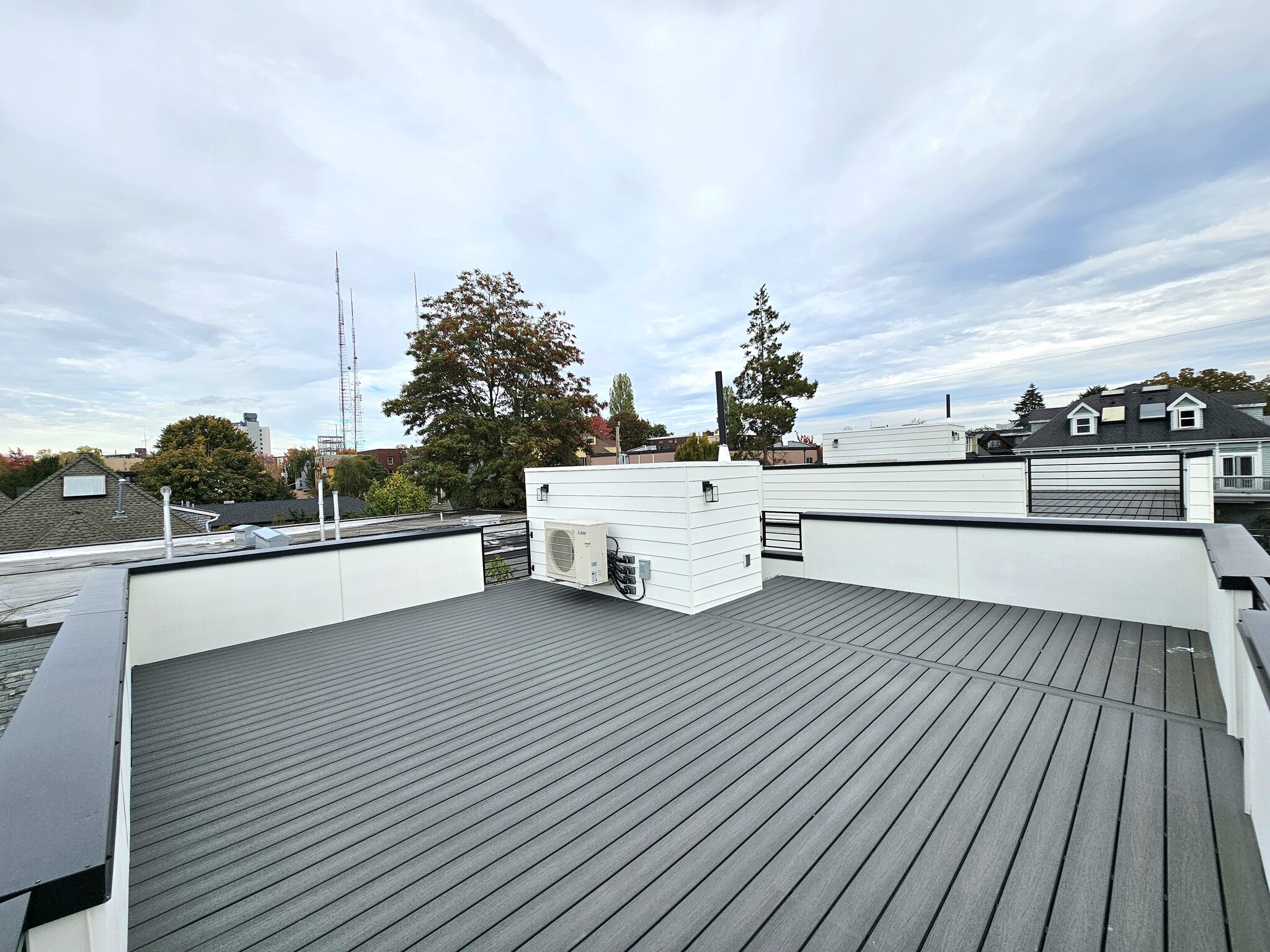 Building Photo - 922 16th Ave