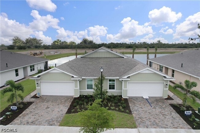 Building Photo - 44442 Palm Frond Dr