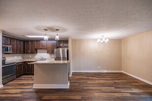 Building Photo - Glen Allen Apartments