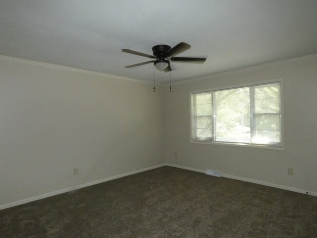 Building Photo - Beautifully Updated Property In North Kans...