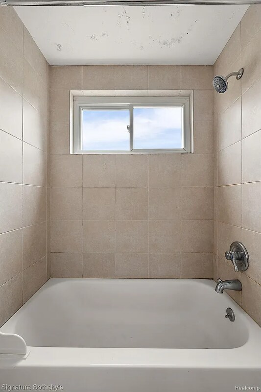 Building Photo - 3626 Hillside Dr