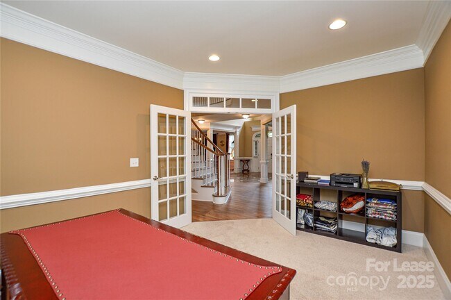 Building Photo - 5004 Woodview Ln