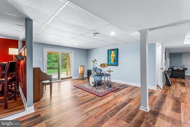 Building Photo - 10870 Hammond Dr