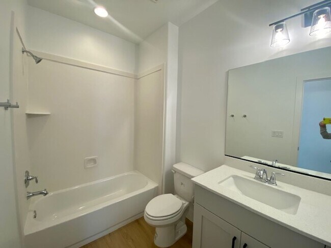 Building Photo - 2664 E Gray Birch Dr