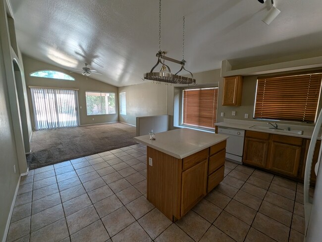 Building Photo - North Phoenix 3 bedroom with 2-car garage