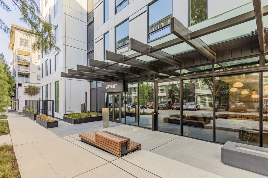 Building Photo - The Waverly