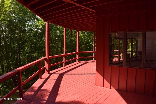 Building Photo - 289 Dark Hollow Rd N