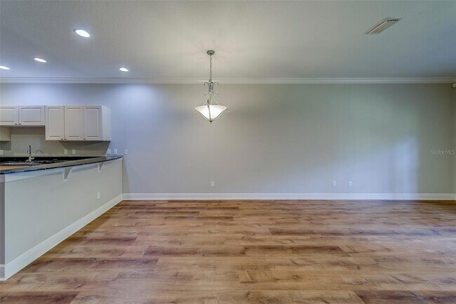 Building Photo - 270 Valencia Cir