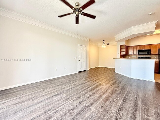 Building Photo - 9208 Myrtlewood Cir W