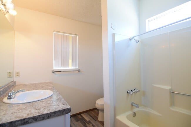 Building Photo - 3702 Valley Forge Dr