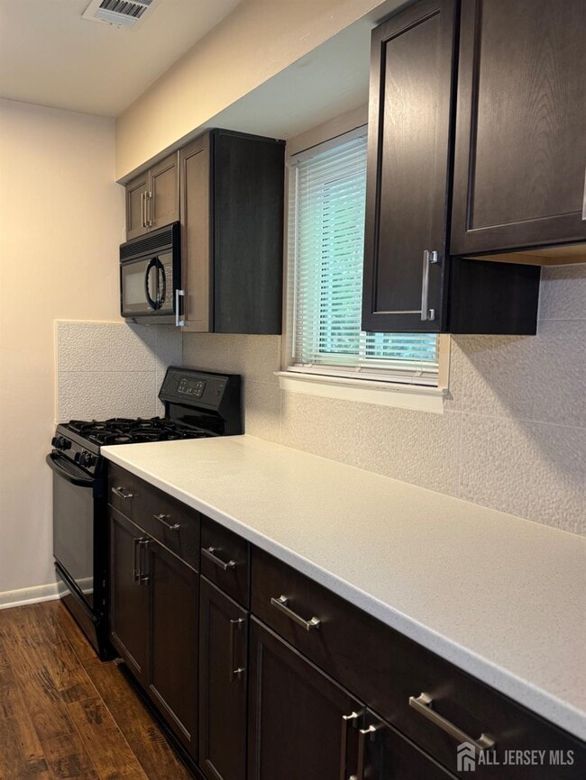 Building Photo - 1135 Schmidt Ln