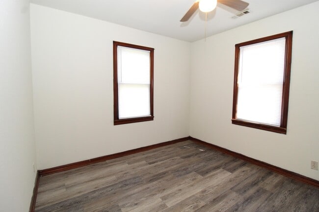 Building Photo - 507 Geneva St