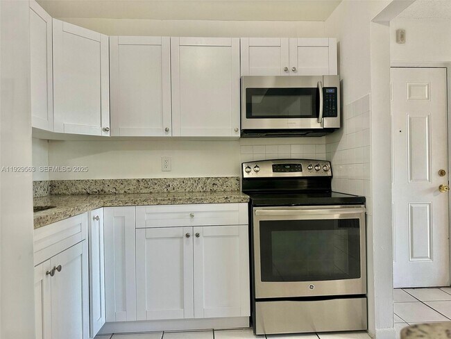 Building Photo - 8311 SW 142nd Ave