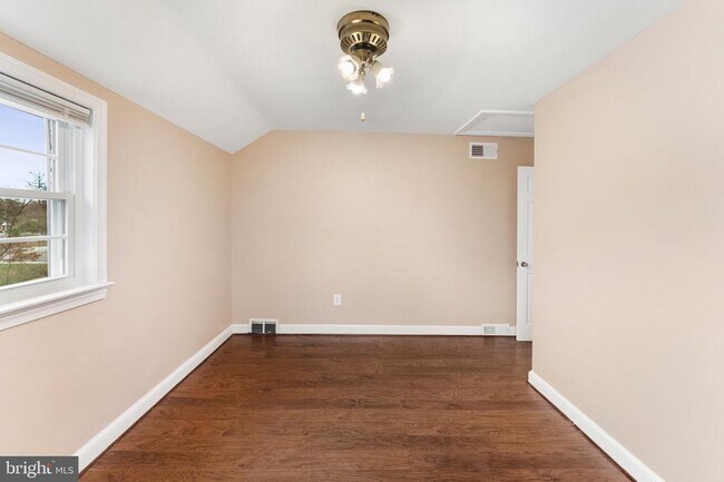 Building Photo - 4763 1st St N