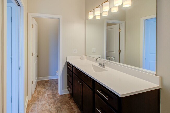 Building Photo - 609 Fishers Ct