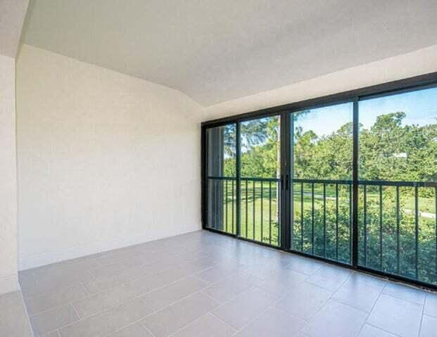 Building Photo - 9284 Vista Del Lago