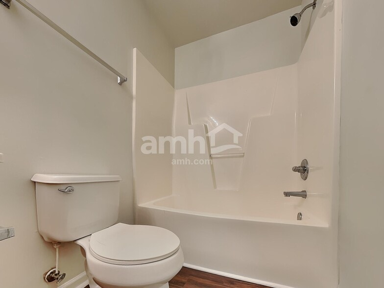 Building Photo - 71 Wolf Creek Ln